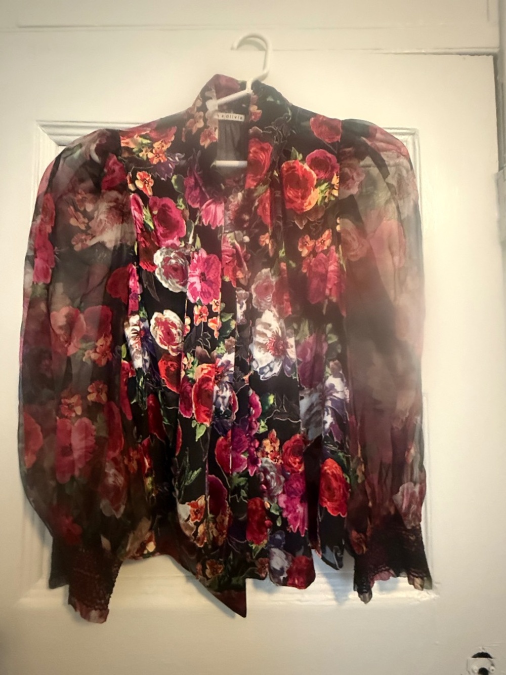 NWOT Alice + Olivia  long sleeved Floral Print Blouse Size S